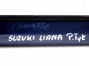 13/17 SUZUKI LIANA LIŠTA BOČNÍ DVEŘE PRAVÝ ZADNÍ