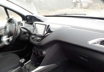 Peugeot 2008 I SUV Facelifting 1.2 PureTech 82KM 2018 Peugeot 2008 Okazja 1.2 Benzyna 82KM, zdjęcie 23