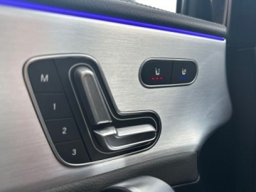 Mercedes Klasa A W177/V177 Hatchback AMG 2.0 A35 306KM 2019 Mercedes-Benz Klasa A 35 AMG 4 MATIC Night PakietPremium PlusBurmesterSalo, zdjęcie 24