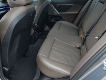 BMW Seria 5 G90-91 Touring 2.0 520d 197KM 2025 BMW Seria 5 BMW 520d xDrive Limuzyna 2.0 Diesel 197KM, zdjęcie 27