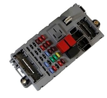 SKRZYNKA BEZPIECZNIKÓW FIAT PUNTO 99-03 46535725
