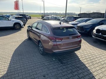 Hyundai i30 II Wagon Facelifting 1.6 CRDi 136KM 2017 Hyundai i30 Automat Skóra Panorama Kamera LED, zdjęcie 3