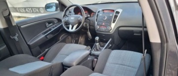 Kia Ceed I SW Facelifting 1.6 DOHC CVVT 126KM 2010 Kia Ceed 1.6 125 KM bezwypadkowa klimatronic szyberdach 1.6 Benzyna 125KM, zdjęcie 16