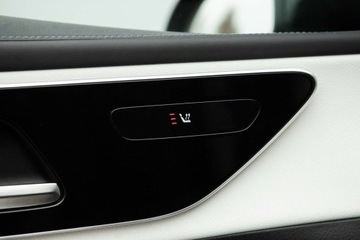 Mercedes GLC C254/X254 Coupe 2.0 200 204KM 2024 Mercedes-Benz GLC Jasne wnetrze 200 4Matic Coupe AMG Salon PL Autotrade, zdjęcie 17