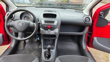 Toyota Yaris III Hatchback 5d Facelifting 1.0 VVT-i 69KM 2009 TOYOTA AYGO 1.0 VVT-i 68KM 2009 KLIMA-SERWO SUPER STAN! BIEDRONECZKA!!!, zdjęcie 30