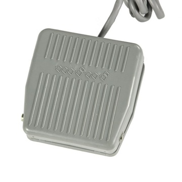 Автоматическая машина для розлива жидкостей емкостью 3500 мл