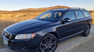 Volvo V70 III Kombi 2.0 TD 136KM 2009 Volvo V70 2.0D 136KM Skora NaviPL Tempomat Hak 2.0 Diesel 136KM