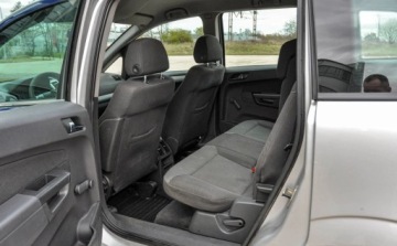 Opel Zafira B 1.8 ECOTEC 140KM 2009 Opel Zafira 1,8 (140KM) LPG 2009 r. Lift 7-osobowy 1.8 BenzynaLPG 140KM, zdjęcie 7