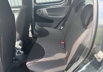 Toyota Aygo I Hatchback 5d Facelifting 1.0 VVT-i 68KM 2012 Toyota Aygo 5-cio drzwiowa, Klimatyzacja, Model po Liftingu Benzyna 68KM, zdjęcie 12