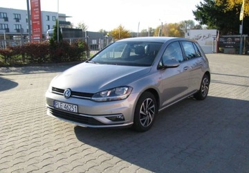 Volkswagen Golf VII Hatchback 3d Facelifting 1.6 TDI-CR DPF BMT 115KM 2018 Volkswagen Golf Volkswagen Golf 1.6 Diesel 116KM