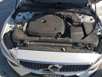 Volvo V60 II  Kombi 2.0 T5 250KM 2020 Volvo V60 Cross Country T5 Momentum 2020 2.0l 2.0 Benzyna 250KM, zdjęcie 6