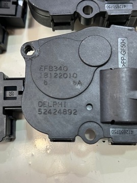 MOTOREK RADIÁTORU VW TOUAREG 7P 52424892