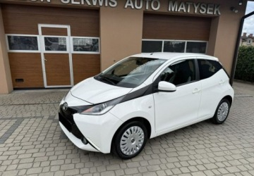 Toyota Aygo II Hatchback 5d 1.0 VVT-i 69KM 2017 Toyota Aygo 1,0 69KM Klimatyzacja Kamera Navi Benzyna 69KM, zdjęcie 3