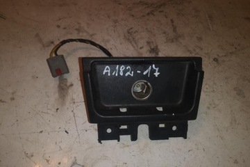 HNÍZDO 12V VOLVO S80 I (TS, XY) 8696219 1999