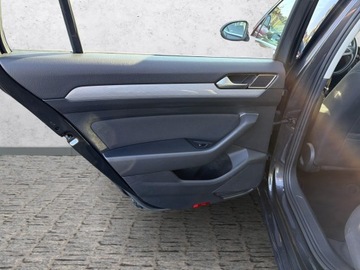 Volkswagen Passat B8 Variant Facelifting 2.0 TDI SCR 150KM 2022 Volkswagen Passat Business 2.0 TDI / 150 KM DSG Er, zdjęcie 34