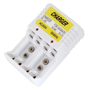 Ładowarka akumulatorków R6 AAA R3 AA 9V 6F22(0689)