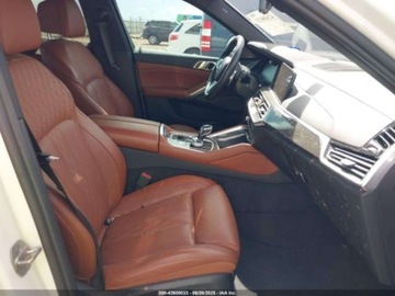 BMW X6 G06 2023 BMW X6 M50i 2023 4.4l 4.4 Benzyna 523KM, zdjęcie 9