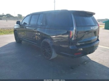 Cadillac Escalade III 2022 Cadillac Escalade 2022r., 6.2L, ESV, 4WD, 4dr Sport Platinum 6.2 Benzyna, zdjęcie 6