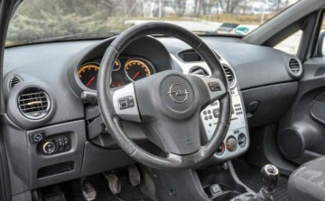 Opel Corsa D Hatchback 1.4 Twinport ECOTEC 100KM 2011 Opel Corsa 1,4 LPG Lift 2011 r. 1.4 BenzynaLPG 100KM, zdjęcie 8