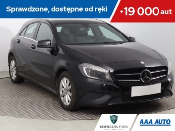 Mercedes Klasa A W176 Hatchback 5d 1.6 180 BlueEFFICIENCY 122KM 2013 Mercedes A A 180, Salon Polska, Skóra, Navi