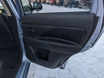 Mitsubishi Outlander III 2014 Mitsubishi Outlander Rezerwacja 2.0 Hybryda Plug-in 121KM, zdjęcie 34