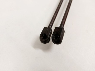 FIAT 500L 500 L VZPĚRY/TLAKOVAČE KRYT KRYTU KUFRU ZADNÍ TLUMIČE 51883050