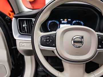 Volvo XC60 II 2021 VOLVO XC60 B4 D AWD Momentum Pro aut Suv 197KM 2021, zdjęcie 13