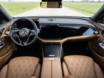 Mercedes Klasa E W214 Sedan 3.0 450d 367KM 2025 E Klasa 450 d 4-Matic Exclusive 3.0 (367KM) 2025, zdjęcie 10