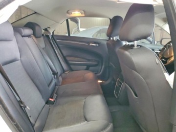 Chrysler 300C II 2023 Chrysler 300 Touring 2023 3.6 Benzyna 292KM, zdjęcie 10