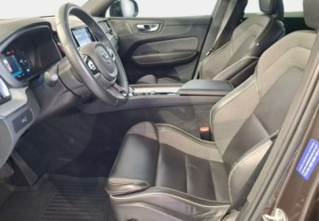 Volvo XC60 II 2022 Volvo XC 60 VAT 23 Dark Plus 2.0B5 mHEV 250KM automat 4x4 2022 r., salon P, zdjęcie 11