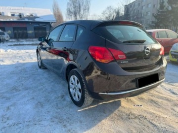 Opel Astra J GTC 1.4 Turbo ECOTEC 140KM 2015 Opel Astra Opel Astra 1,4 Benzyna Automat Klimatyzacja Zamiana 1.4 Benzyna, zdjęcie 11