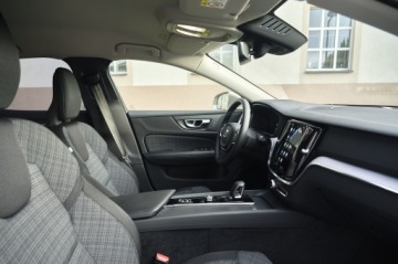 Volvo S60 III Sedan Facelifting 2.0 B4 197KM 2024 17tyś, PRZEBIEG_____4 SZTUKI W OFERCIE, zdjęcie 32