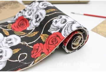 ROOGU Roll-up Case Roll-up Toolbox Essentials Карандаши для макияжа Череп Розы