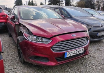 Ford Mondeo V Sedan 2.0 TDCi 150KM 2016 Ford Mondeo 2016r, 2.0 TDCI. AUTOMAT. Uszkodzony prawy bok. Jezdzi. 2.0, zdjęcie 1