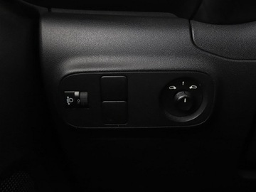 Citroen C3 III VAN 1.2 PureTech 82KM 2022 Citroen C3 Klimatyzacja Wspomaganie kierownicy, zdjęcie 30