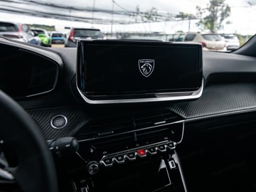 Peugeot 2008 II SUV Facelifting 1.2 PureTech 130KM 2025 Od ręki - Allure EAT8 1.2 PureTech 130KM / Pakiet Vision i Drive Assist, zdjęcie 8