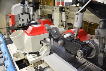 WEINIG UNIMAT 23 ЧЕТЫРЕХСТОРОННИЙ СТРОГАТЕЛЬНЫЙ СТАНОК + ПОДАЮЩЕЕ УСТРОЙСТВО EM11