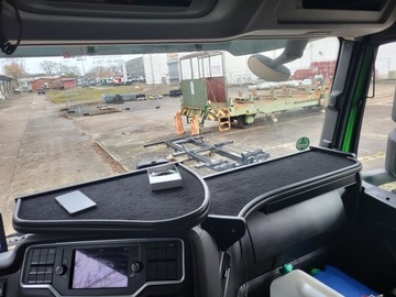 PÓŁKA DUŻA STOLIK Z SZUFLADĄ IVECOS STRALIS HI-WAY