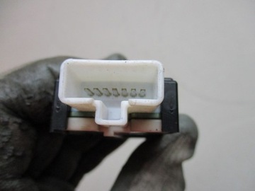 TOYOTA PREVIA II 00-06 PRZEŁĄCZNIK ŚWIATEŁ PRZECIWMGIELNYCH TYŁ