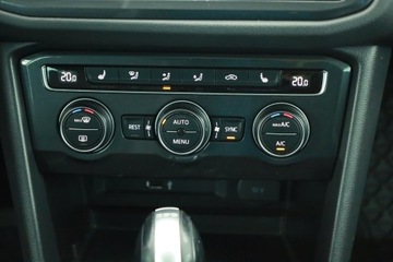 Volkswagen Tiguan II SUV 1.5 TSI EVO 150KM 2018 VW Tiguan 1.5 TSI, Salon Polska, Serwis ASO, DSG, zdjęcie 9