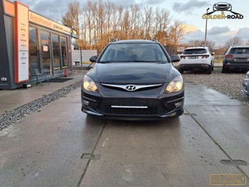 Hyundai i30 I CW Facelifting 1.4 DOHC 109KM 2011 Hyundai i30 1,4 benz klima elektryka wspomaganie oplacony 1.4 Benzyna, zdjęcie 2