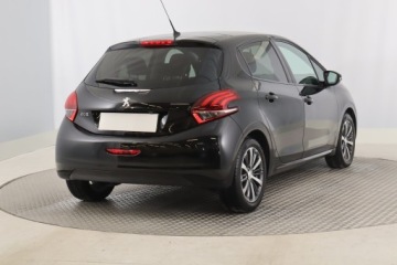 Peugeot 208 I Hatchback 5d Facelifting 1.2 PureTech 82KM 2017 Peugeot 208 1.2 PureTech, Klima, Klimatronic, zdjęcie 4