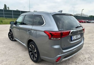 Mitsubishi Outlander III SUV PHEV Facelifting 2017 2.0 203KM 2018 Mitsubishi Outlander Mitsubishi Outlander Intense 2.0 Hybryda Plug-in, zdjęcie 4