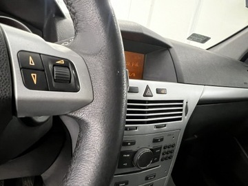 Opel Astra H Sedan 1.7 CDTI ECOTEC 100KM 2010 Opel Astra Raty Zamiana Gwarancja 2010 bez rdzy, zdjęcie 13
