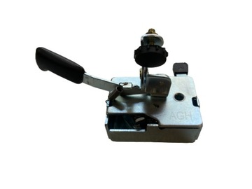ZAMEK LEWY DRZWI KABINA KABINY MTZ 806105050