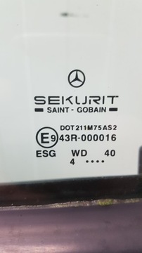 DVEŘE LEVÝ PŘEDNÍ MERCEDES VITO W639 VIANO 639 LEVÉ