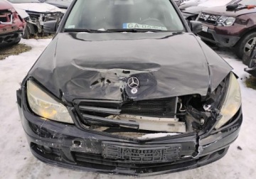 Mercedes Klasa C W204 Kombi T204 1.8 180 K 156KM 2009 Mercedes-Benz Klasa C 2009r, 1.8 LPG. Uszkodzony przod. Jezdzi. 1.8 156KM, zdjęcie 18