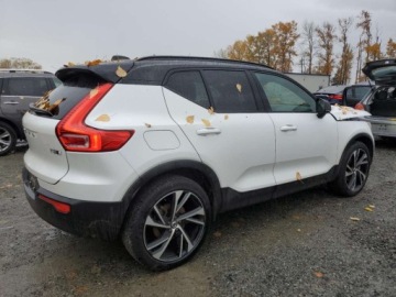 Volvo XC40 2022 Volvo XC 40 T5 R-Design 2022 2.0 Benzyna 248KM, zdjęcie 3