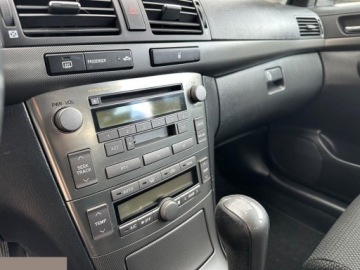 Toyota Avensis II Kombi 2.0 VVT-i 147KM 2006 Toyota Avensis 2.0 VVT-i Combi Executive 147KM 2006r, zdjęcie 14