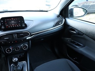 Fiat Tipo II Hatchback Facelifting 1.0 T3 Turbo 100KM 2022 Fiat Tipo 1.0 FireFly, Salon Polska, zdjęcie 7